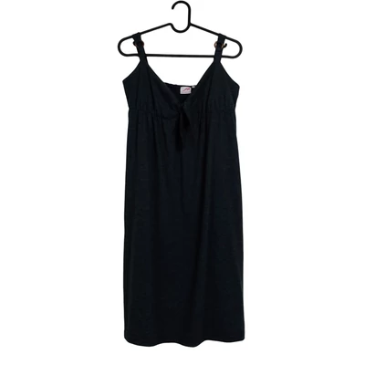 Mellrésze alatt gumis női egész ruha