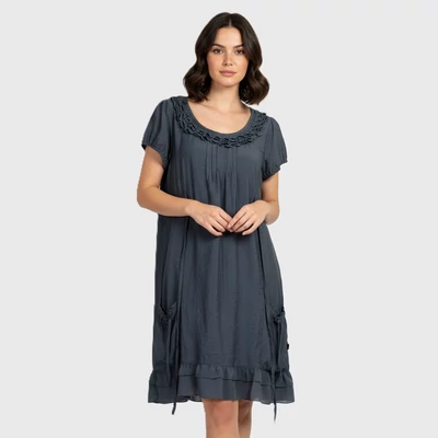 Elején zsebes, derekán megkötős női egész ruha