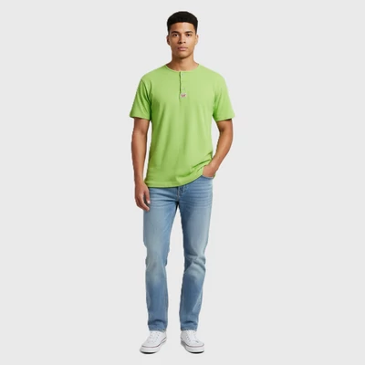 Mellrészén gombos férfi póló