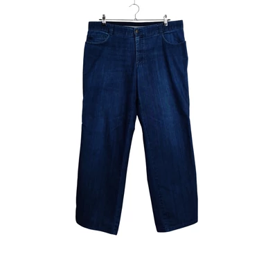 Elől-hátul zsebes férfi farmernadrág