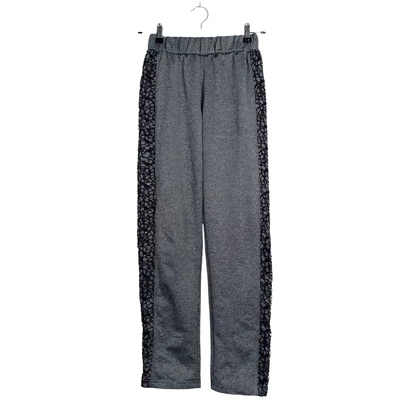 Derekán gumis, oldalán flitterrel díszített díszcsíkkal készült női leggings