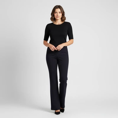 Bővülő szárú, csíkos női nadrág