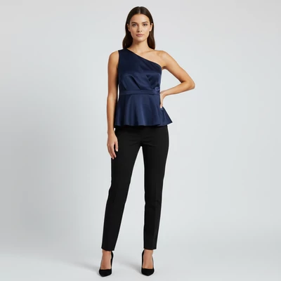 Aszimmetrikus szabású, oldalán cipzáras női felső