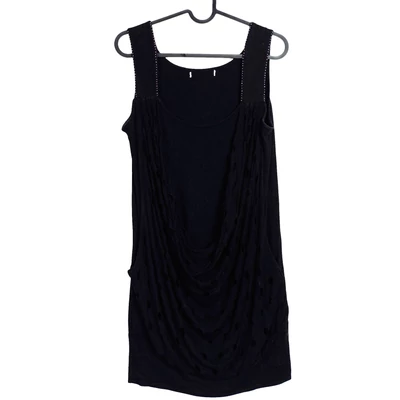 Vállán strasszkővel díszített, elején dupla anyagú női felső