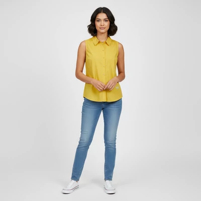 Elején gombos, galléros női felső