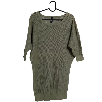 Lyukasztott mintás női felső (használt minőségű!)