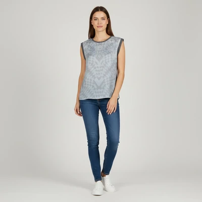 Elején mintás női felső