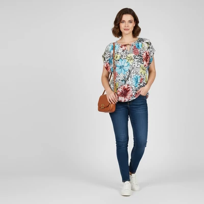 Virágmintás, alján gumis, bélelt női felső