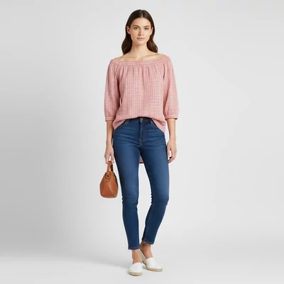 Csónaknyakú, mintás női felső