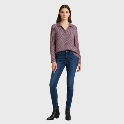 Elején gombos, mintás női felső