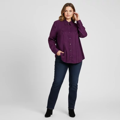 Elején hímzéssel díszített, csíkos női ing