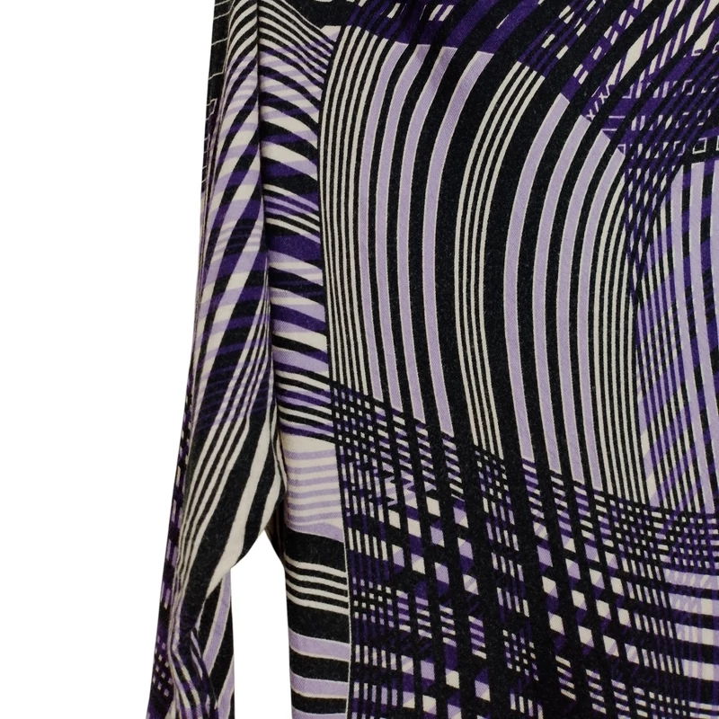 Aszimmetrikus kialakítású, mintás női egész ruha