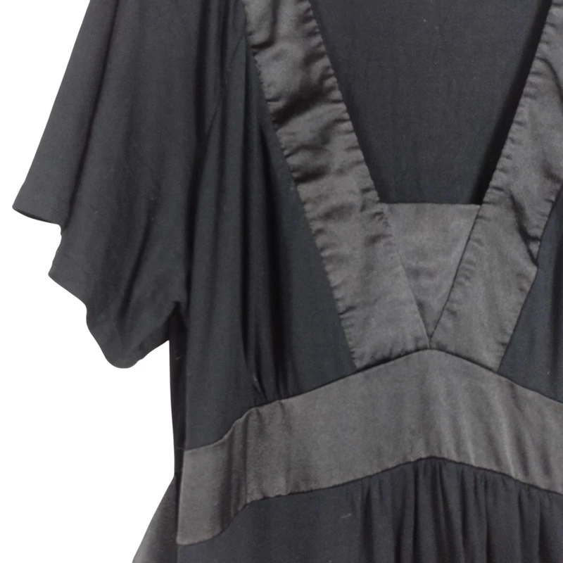 Derekán megkötős női egész ruha