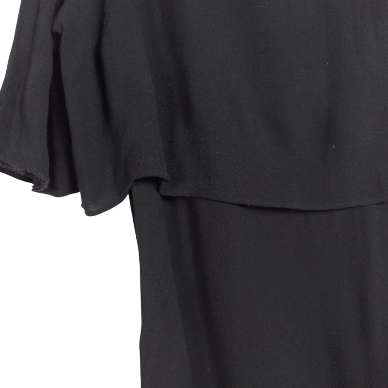 Különleges szabású, oldalán húzott varrású, egyik oldalán teljes hosszában cipzáras női egész ruha