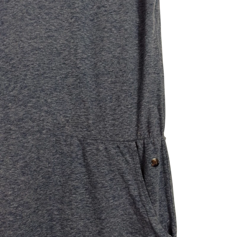 Elején zsebes, derekán gumis női egész ruha