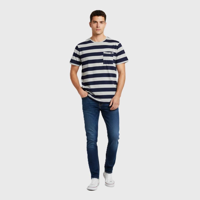 Elején zsebes, csíkos férfi póló