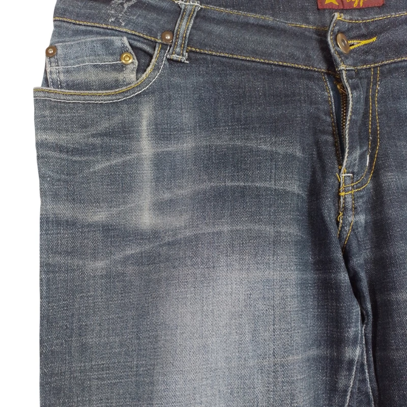 Elől-hátul zsebes, koptatott farmer, 3/4-es női nadrág