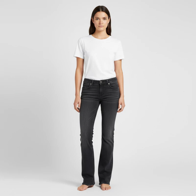 Elől-hátul zsebes női farmernadrág