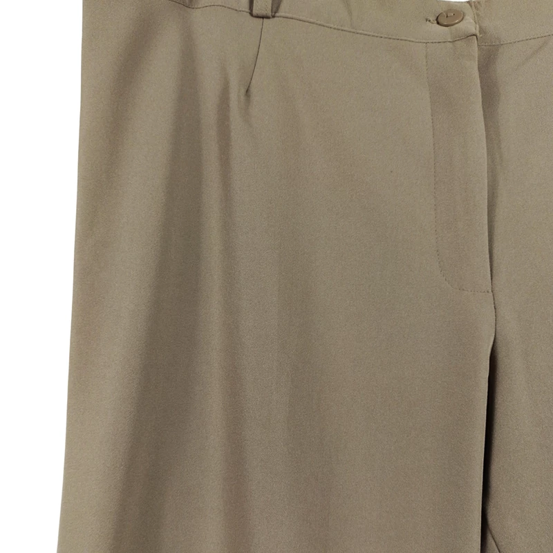 Derekán részben gumírozott, bőszárú női nadrág