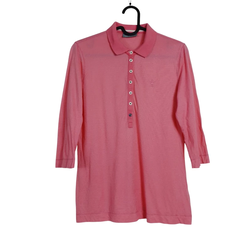 Mellrészén gombos, csíkos női felső