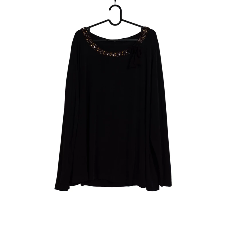Nyakrészén gyönggyel és flitterrel díszített női felső