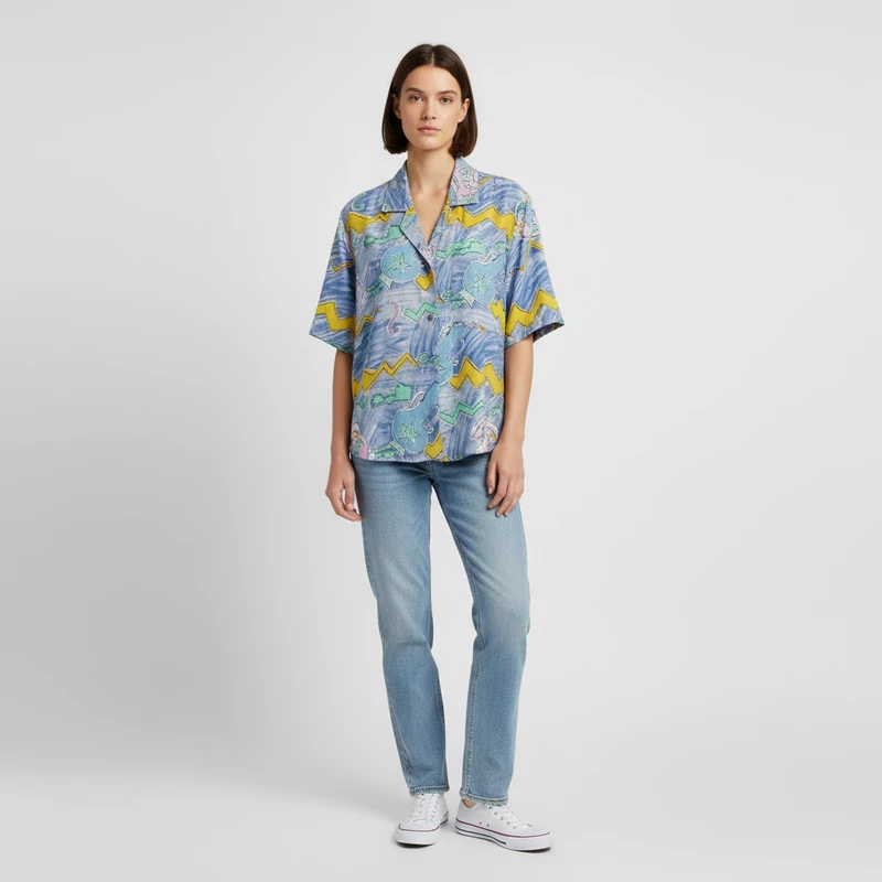 Elején gombos, mintás női felső