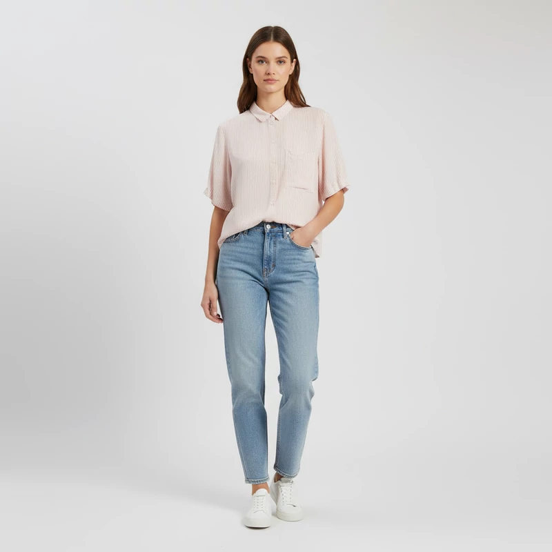 Elején gombos, csíkos női felső