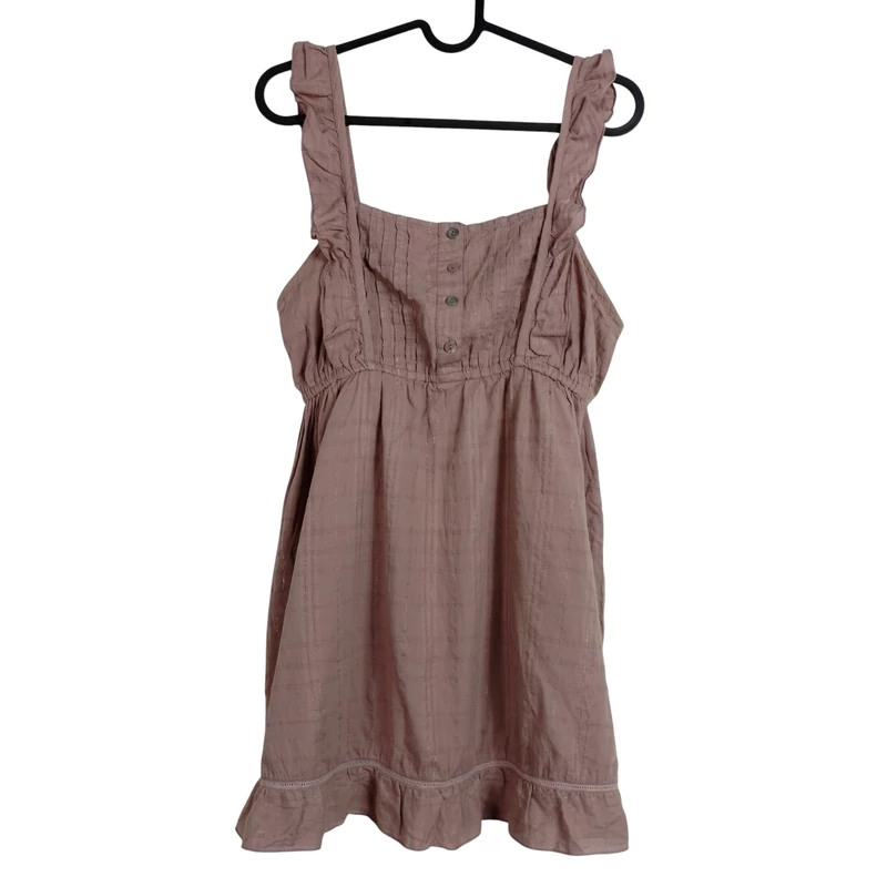 Mellrésze alatt gumis, fodorral díszített női felső