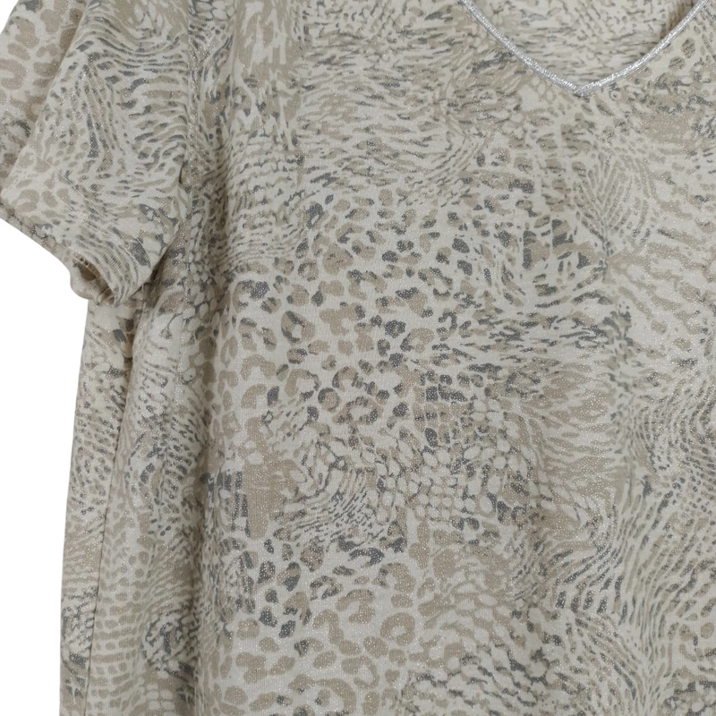 Csillogó anyagú, mintás női felső