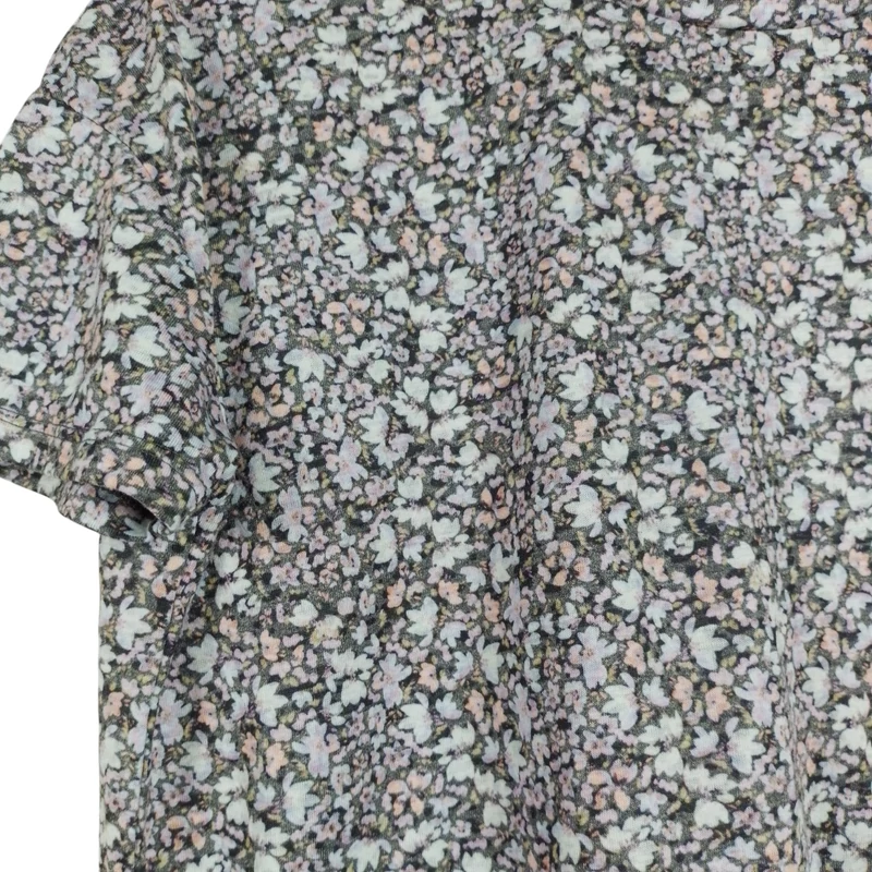 Virágmintás, rövid fazonú női felső