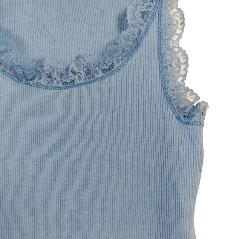 Csipkeszegélyes női felső