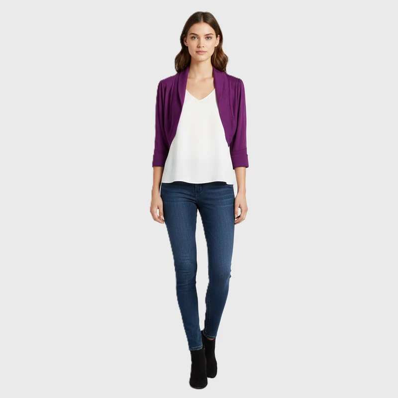 Kötött, elején nyitott, rövid fazonú női felső