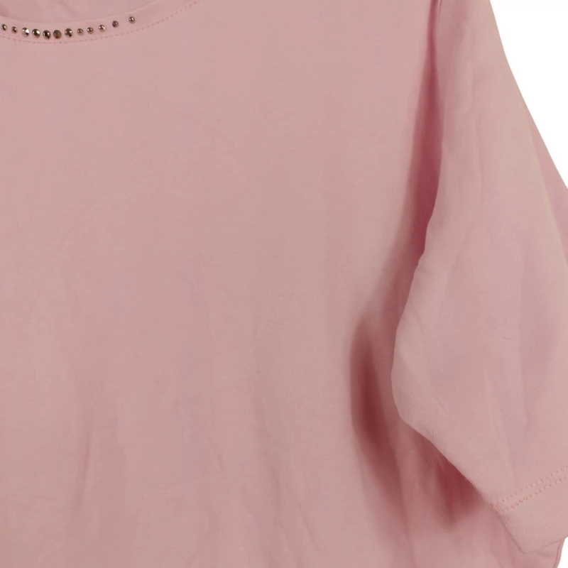 Nyakrészén strasszkővel díszített női felső