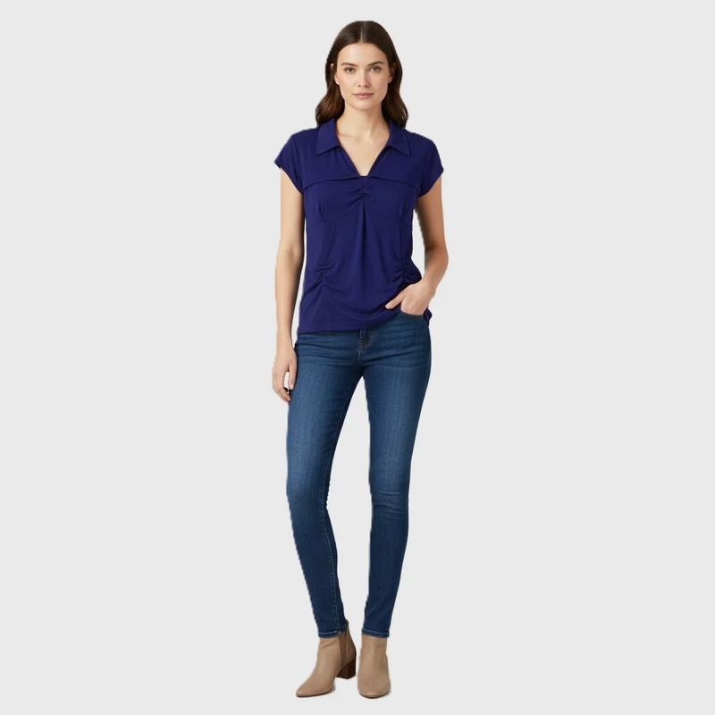 Húzott varrással díszített, galléros női felső