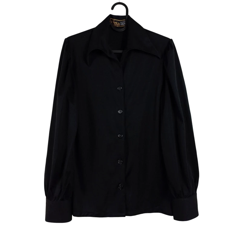 Elején gombos, galléros női felső 