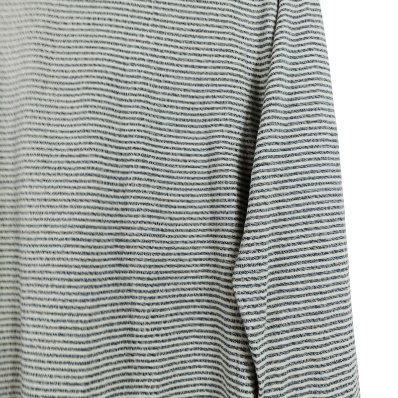 Csíkos, hosszú fazonú női felső 