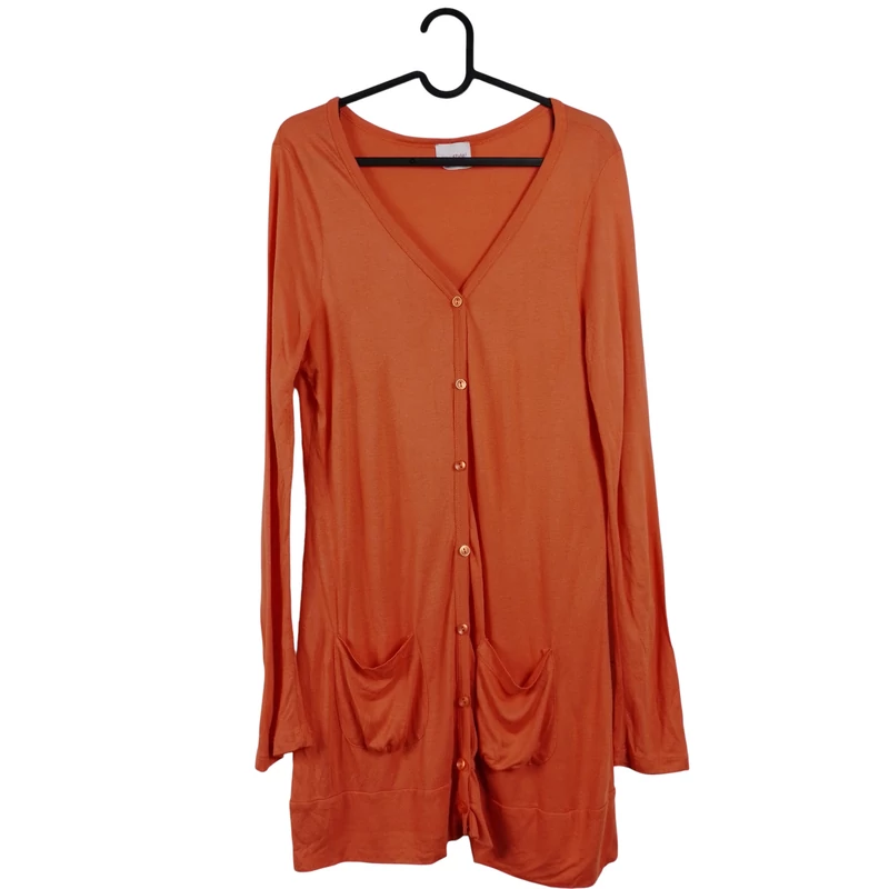 Elején gombos és zsebes, hosszú fazonú női kardigán