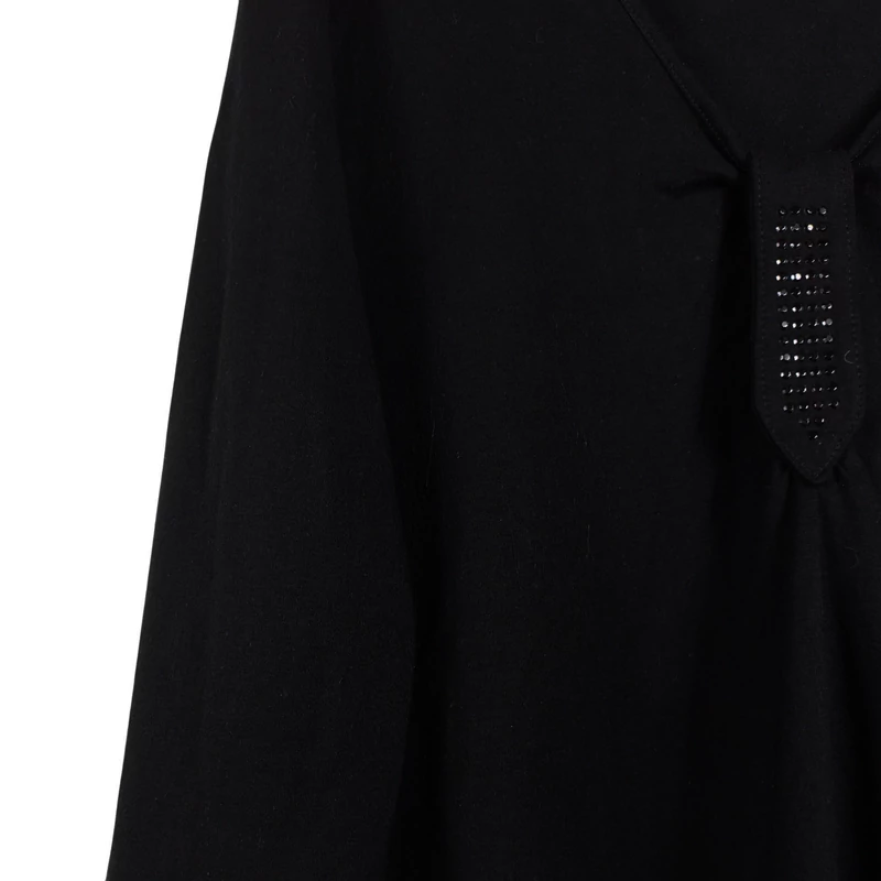 Mellrészén strasszkővel díszített női felső