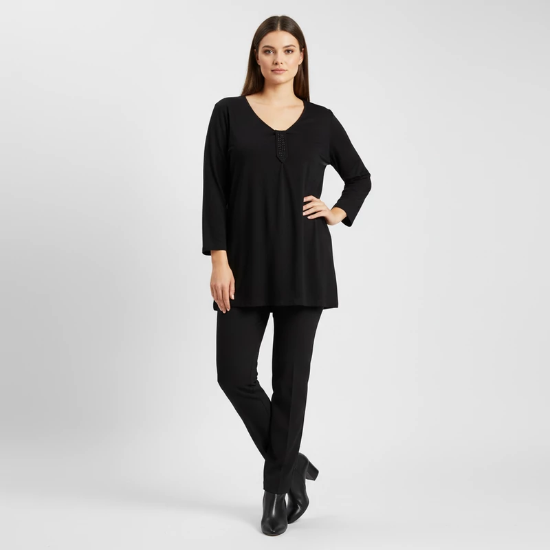 Mellrészén strasszkővel díszített női felső