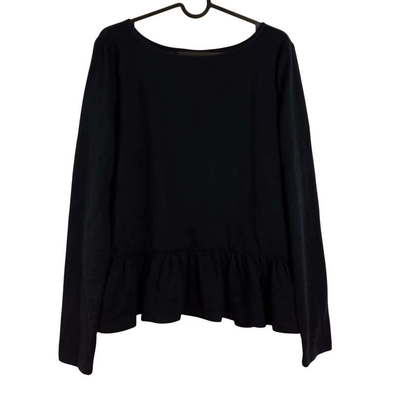 Alján fodros női felső