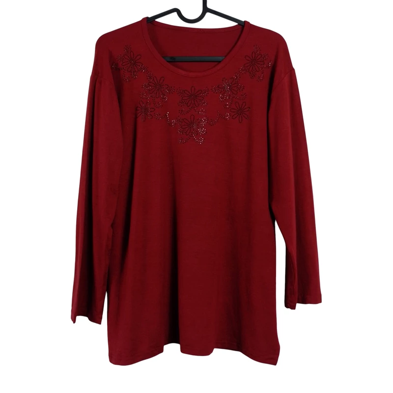 Elején strasszkővel díszített női felső