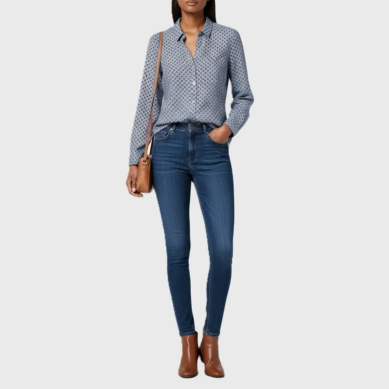 Elején gombos mintás női felső