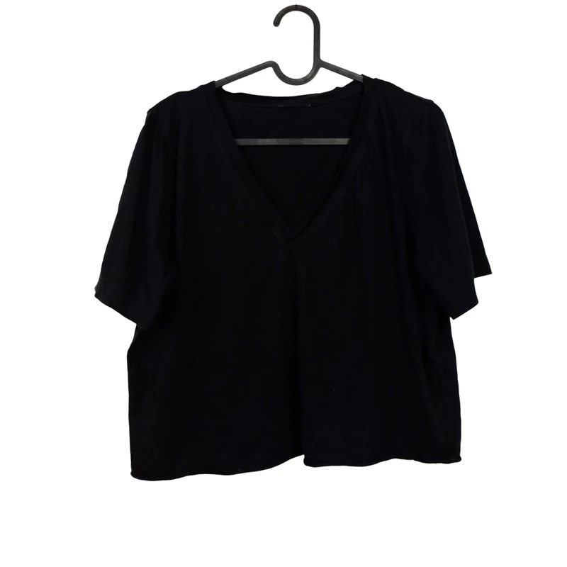 Fekete színű, rövid ujjú női felső, M méret