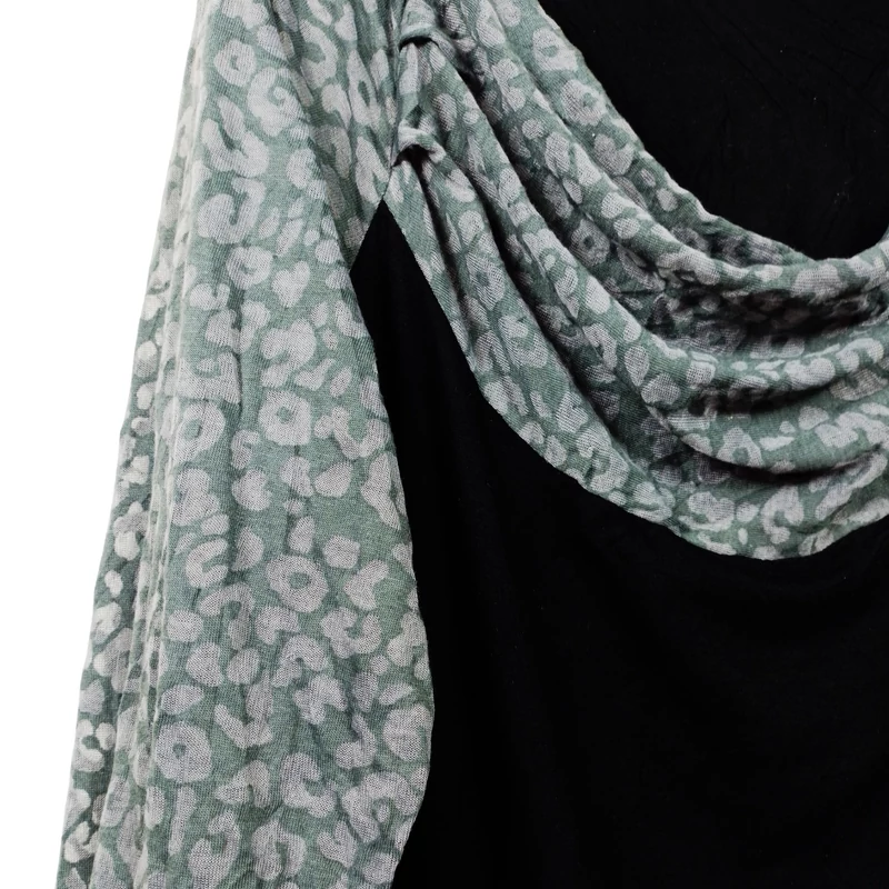 Mintás, hosszú ujjú női felső, M méret