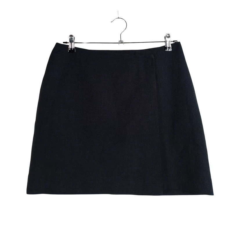 Elején átlapolt női szoknya